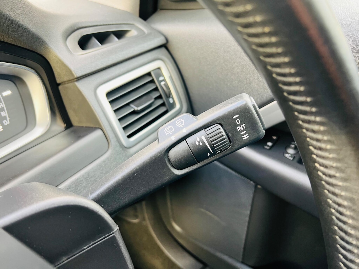 Used Volvo V70 2014 for sale - 77455379: Photo 47