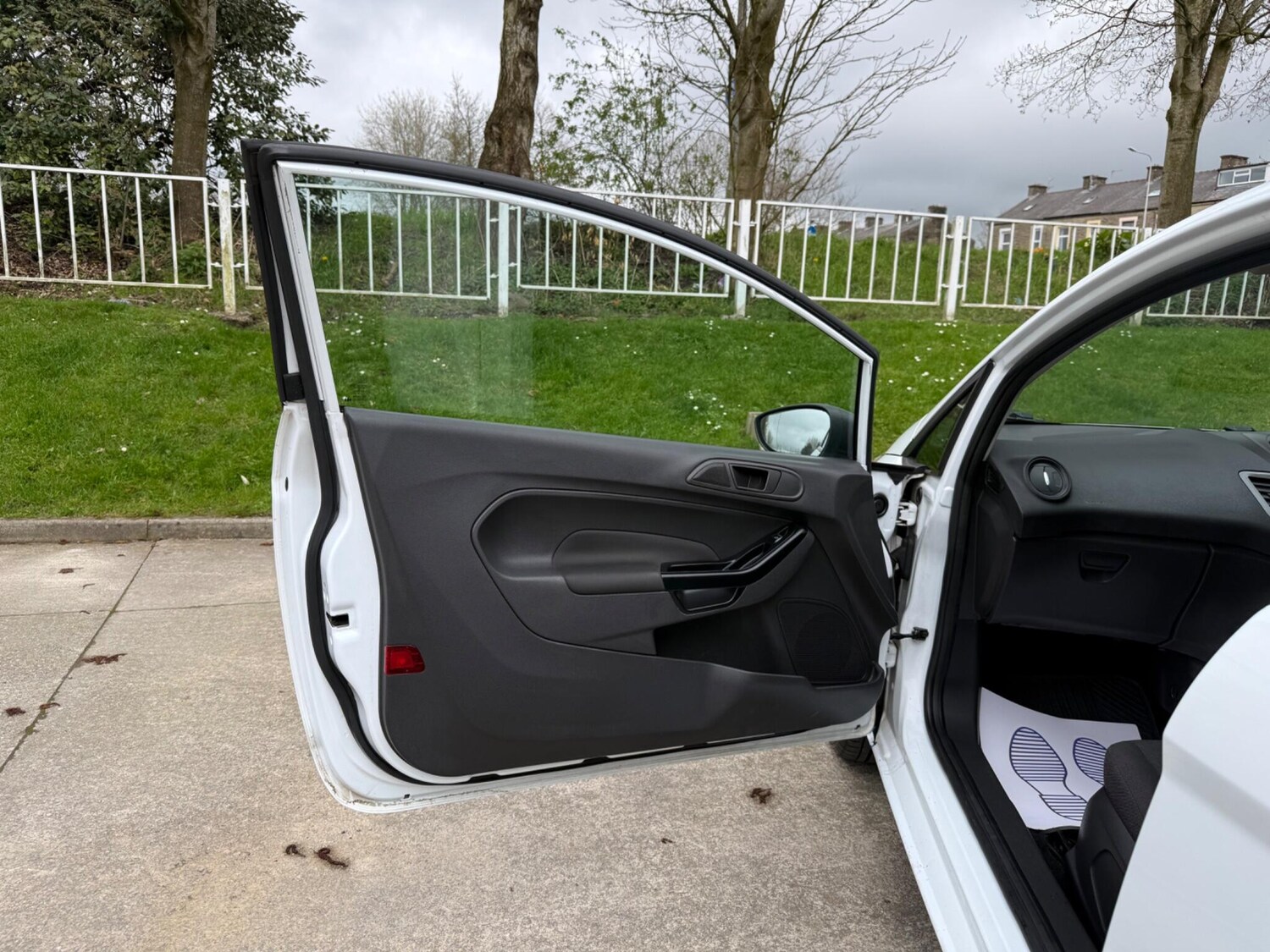 Used Ford Fiesta 2015 for sale - 78100830: Photo 28