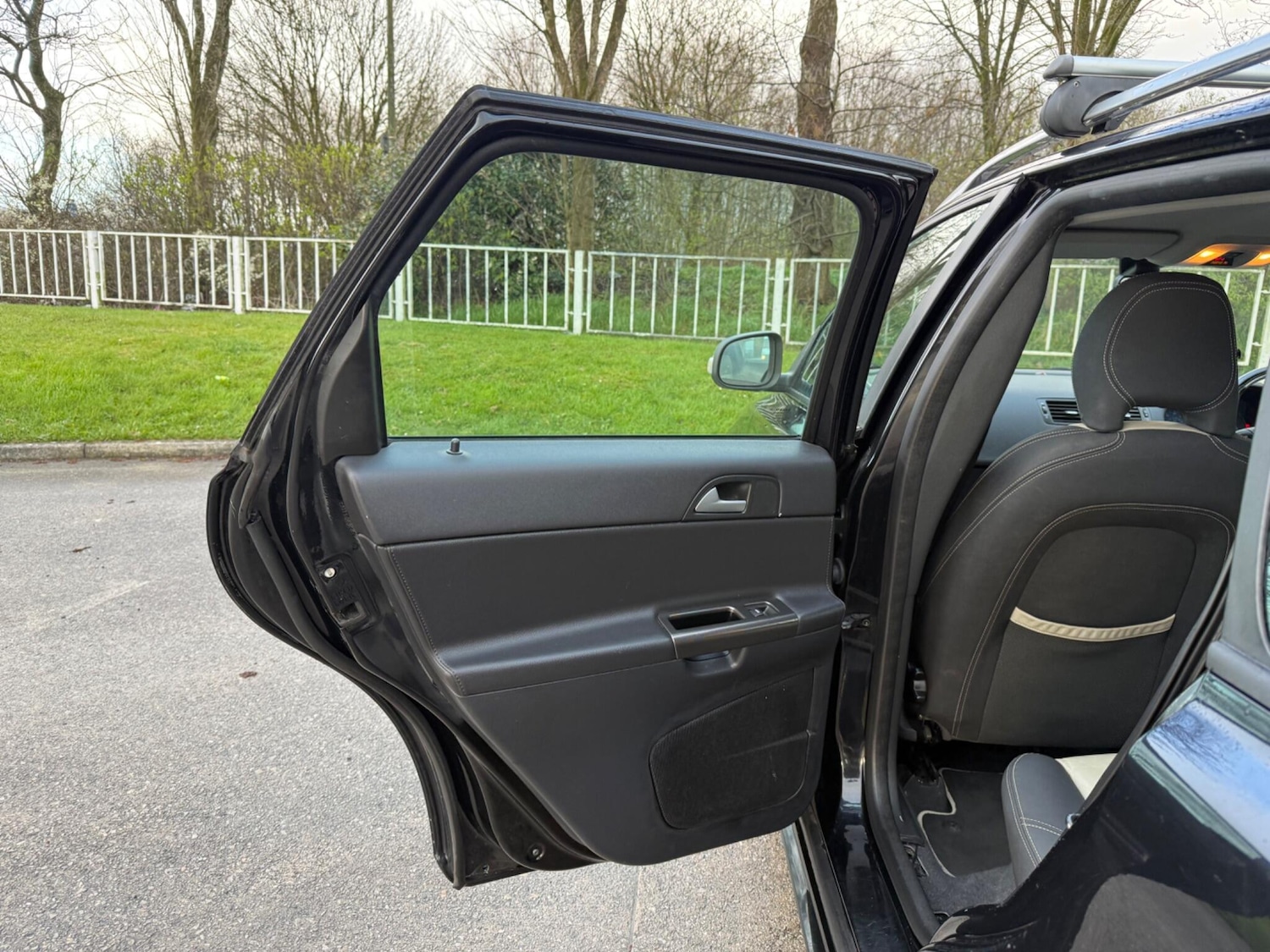 Used Volvo V50 2012 for sale - 78047835: Photo 30