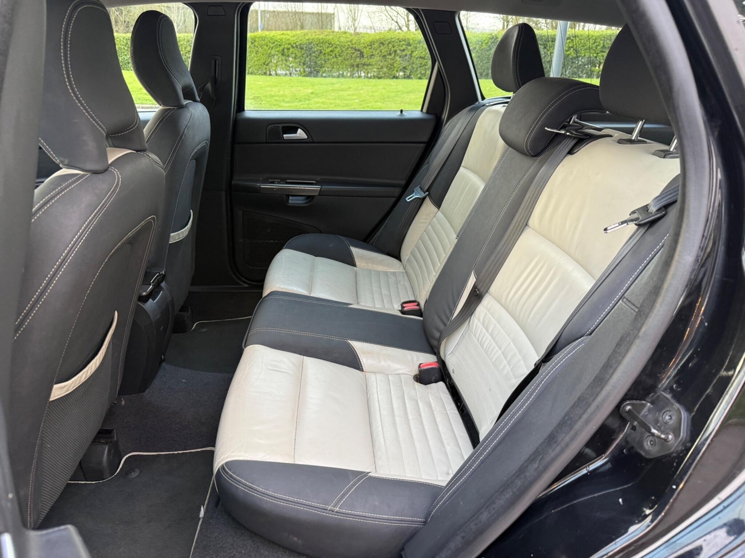 Used Volvo V50 2012 for sale - 78047835: Photo 35