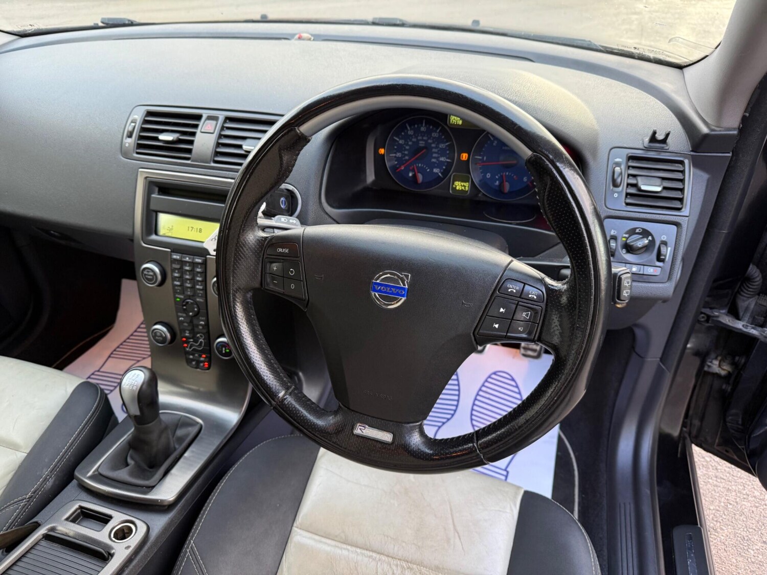 Used Volvo V50 2012 for sale - 78047835: Photo 37