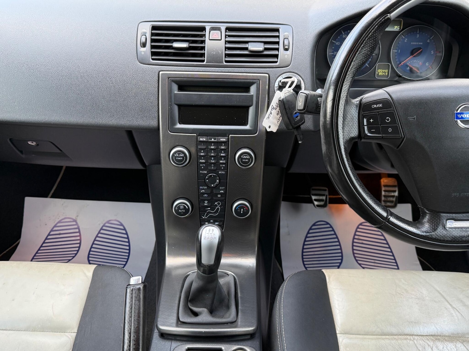 Used Volvo V50 2012 for sale - 78047835: Photo 45