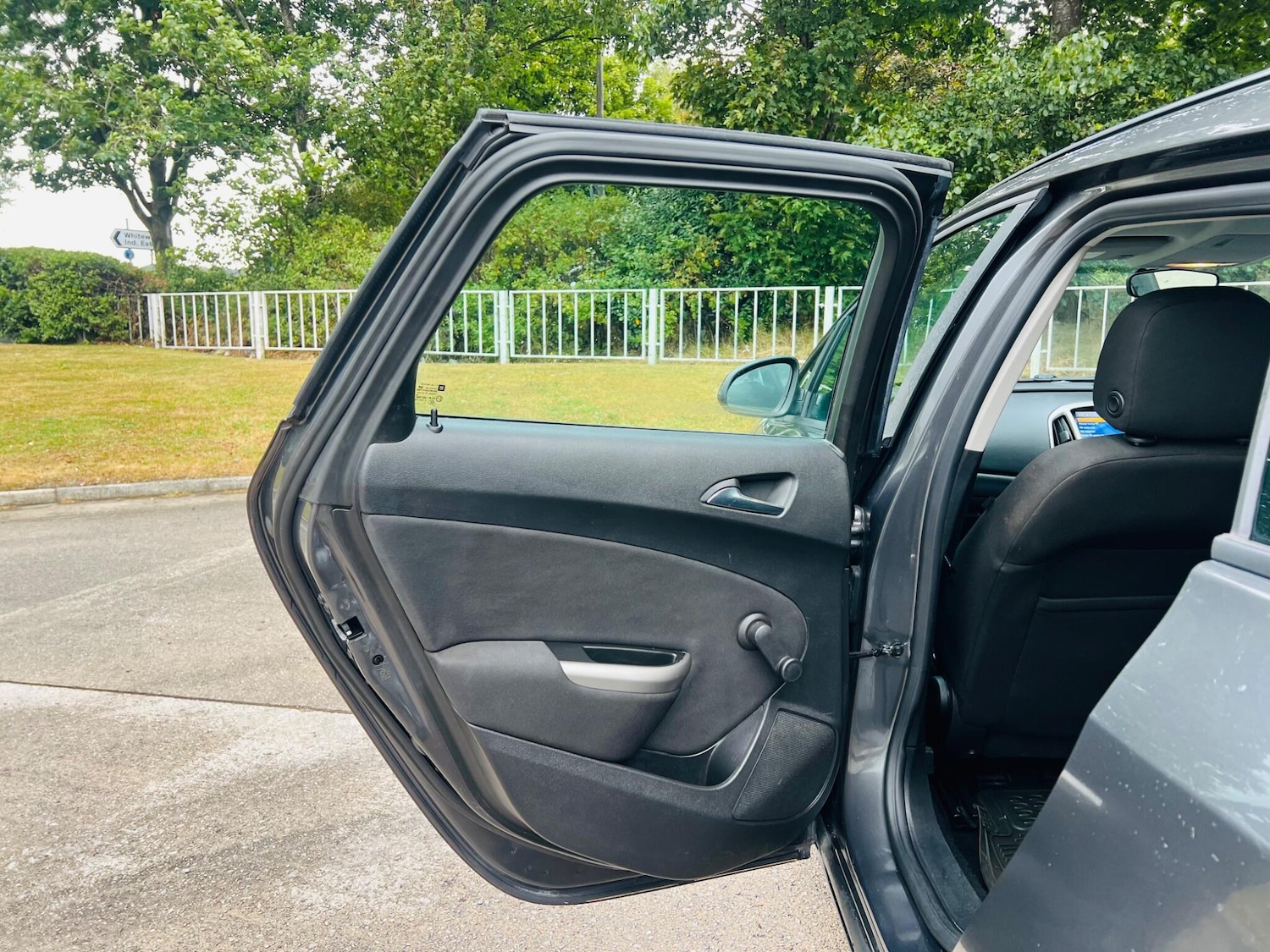 Used Vauxhall Astra 2011 for sale - 78184894: Photo 25