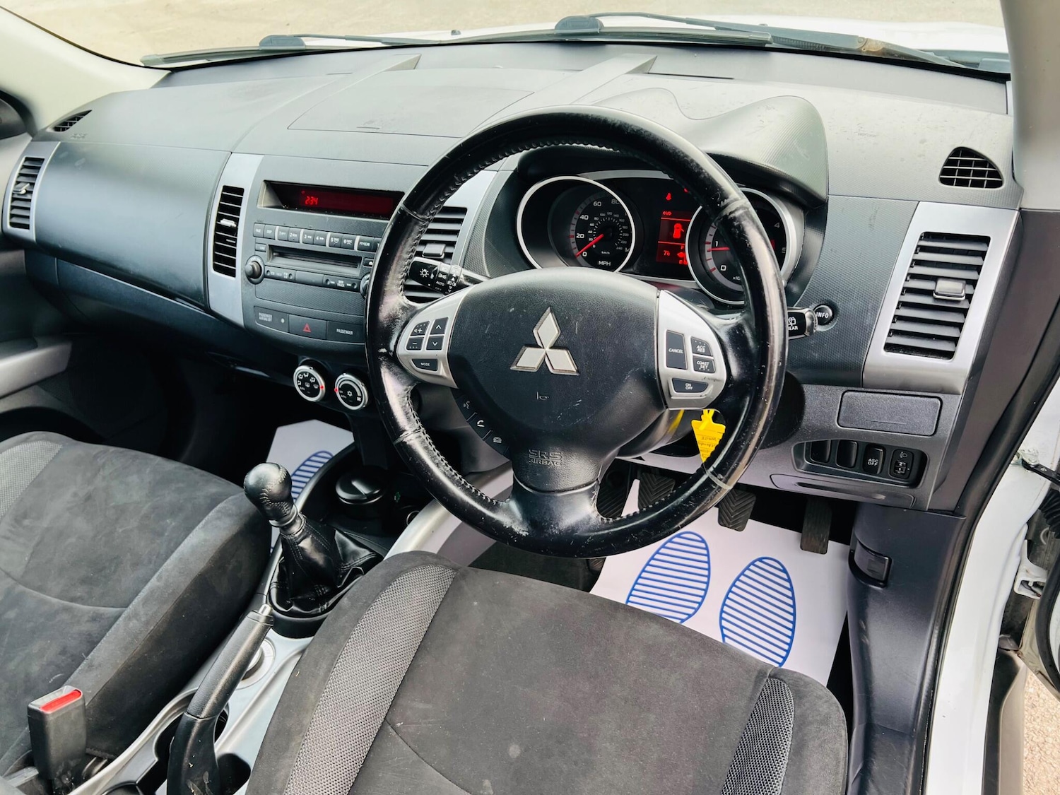 Used Mitsubishi Outlander 2010 for sale - 77454966: Photo 37