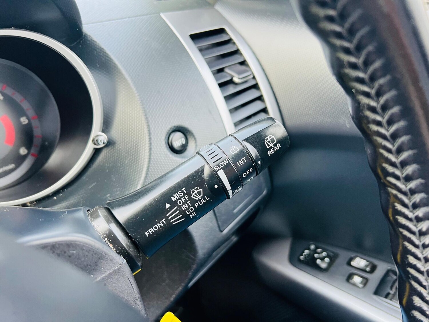 Used Mitsubishi Outlander 2010 for sale - 77454966: Photo 49