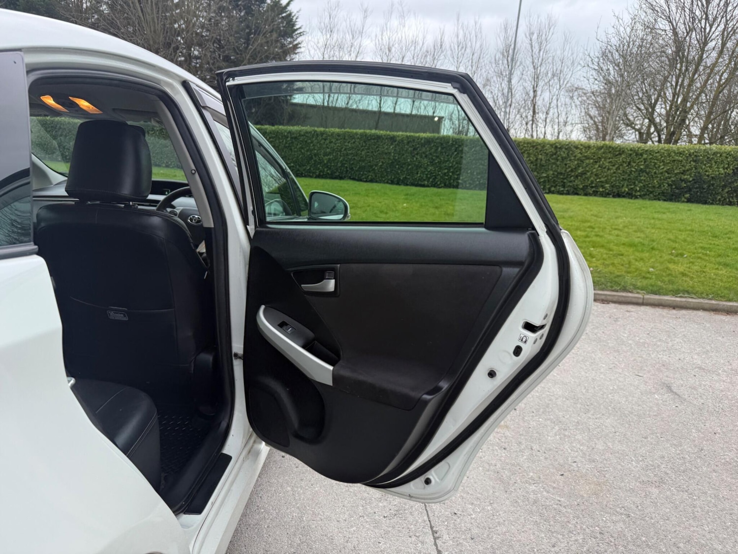 Used Toyota Prius 2018 for sale - 78071720: Photo 31