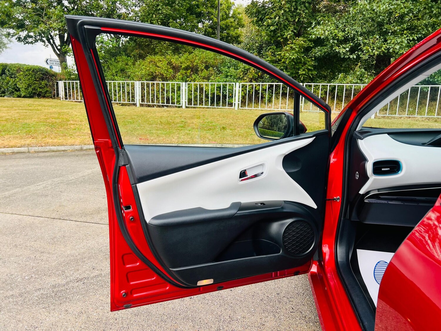 Used Toyota Prius 2016 for sale - 77455392: Photo 28