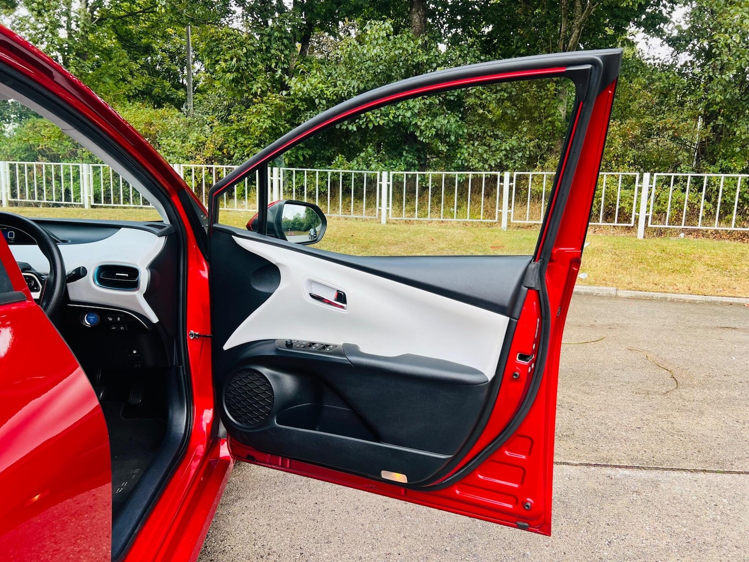 Used Toyota Prius 2016 for sale - 77455392: Photo 29