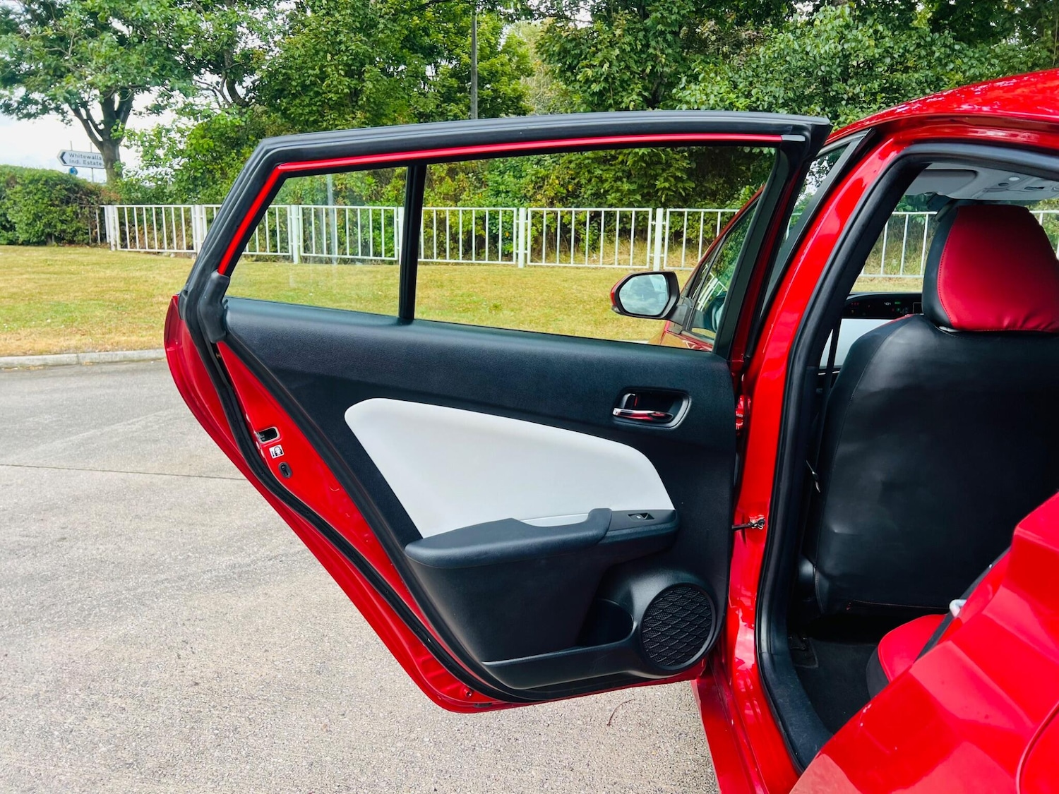 Used Toyota Prius 2016 for sale - 77455392: Photo 30