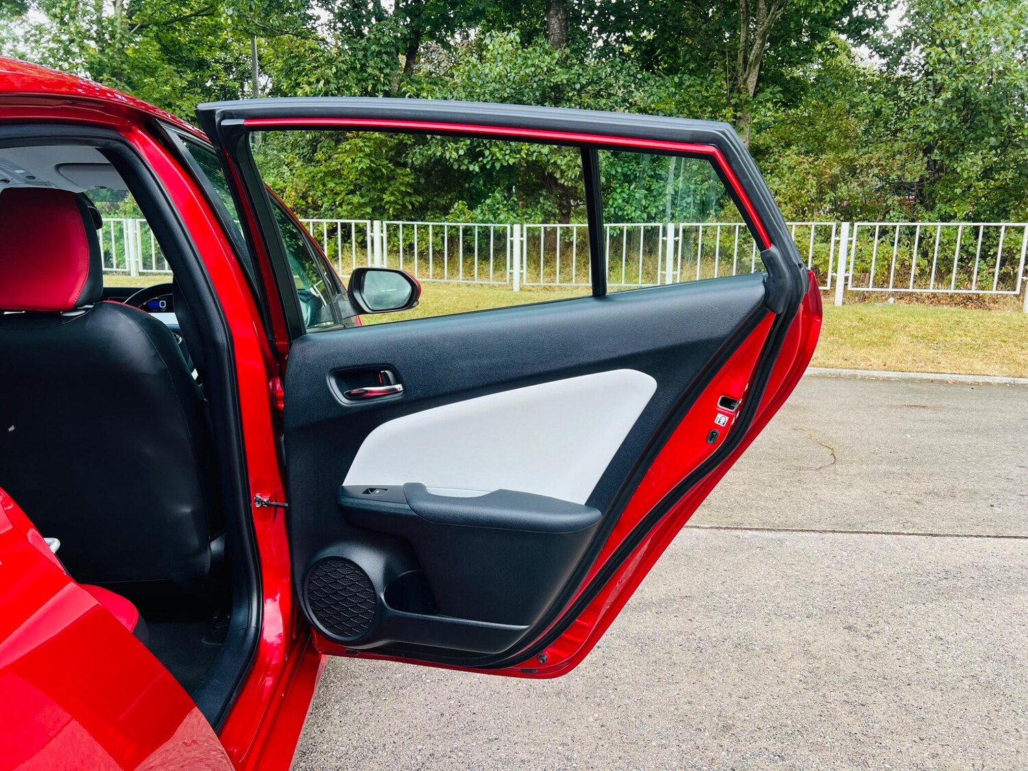 Used Toyota Prius 2016 for sale - 77455392: Photo 31