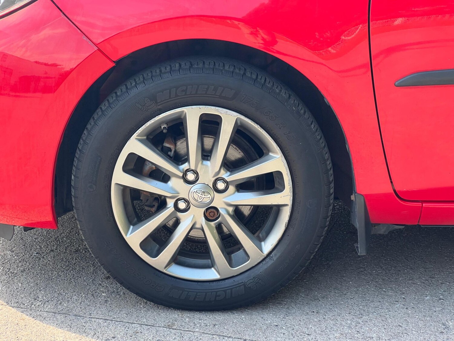 Used Toyota Yaris 2015 for sale - 77455929: Photo 28