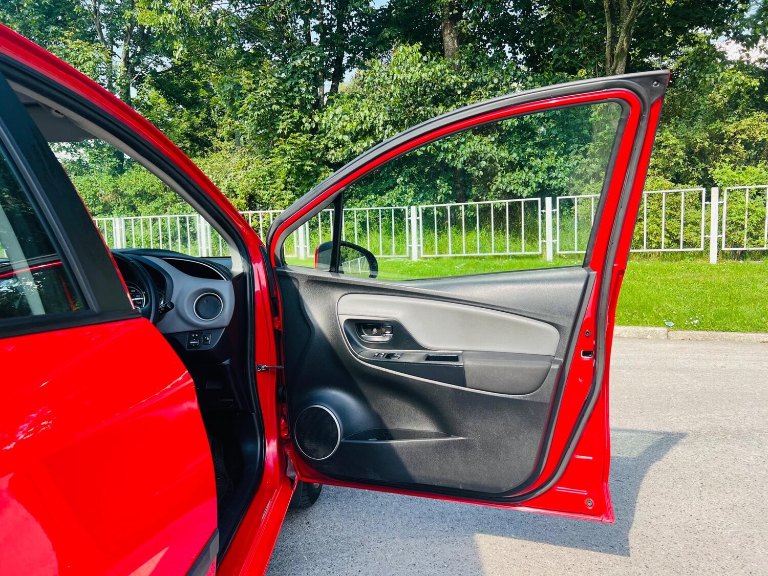 Used Toyota Yaris 2015 for sale - 77455929: Photo 30