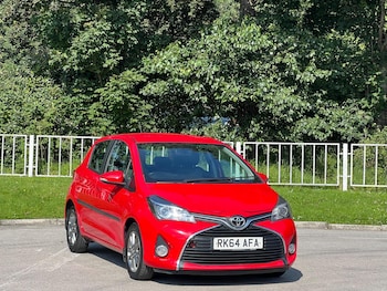 Used Toyota Yaris 2015 for sale - 77455929: Photo