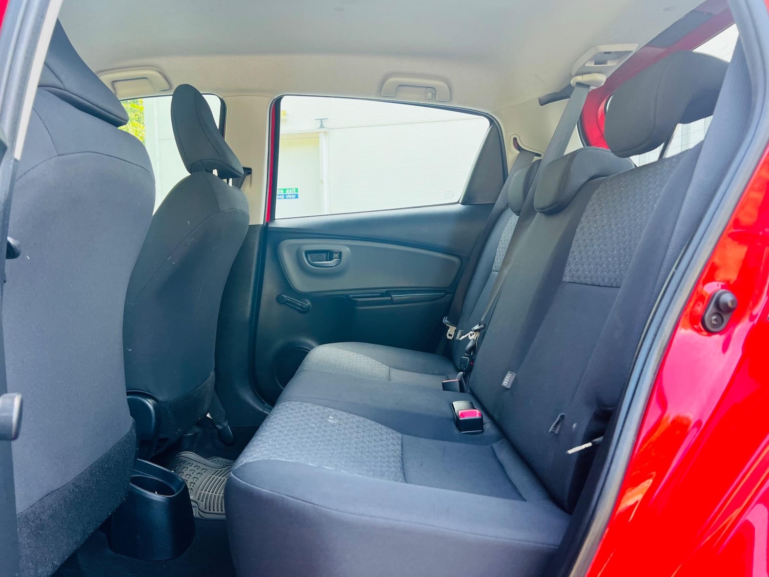 Used Toyota Yaris 2015 for sale - 77455929: Photo 43