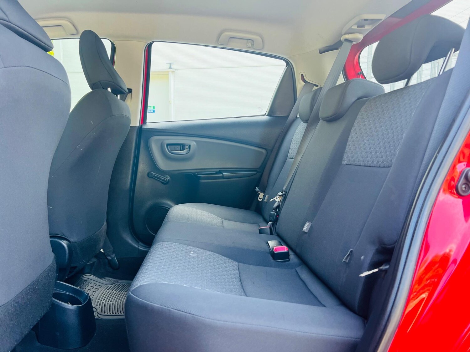 Used Toyota Yaris 2015 for sale - 77455929: Photo 44