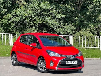 Used Toyota Yaris 2015 for sale - 77455929: Photo