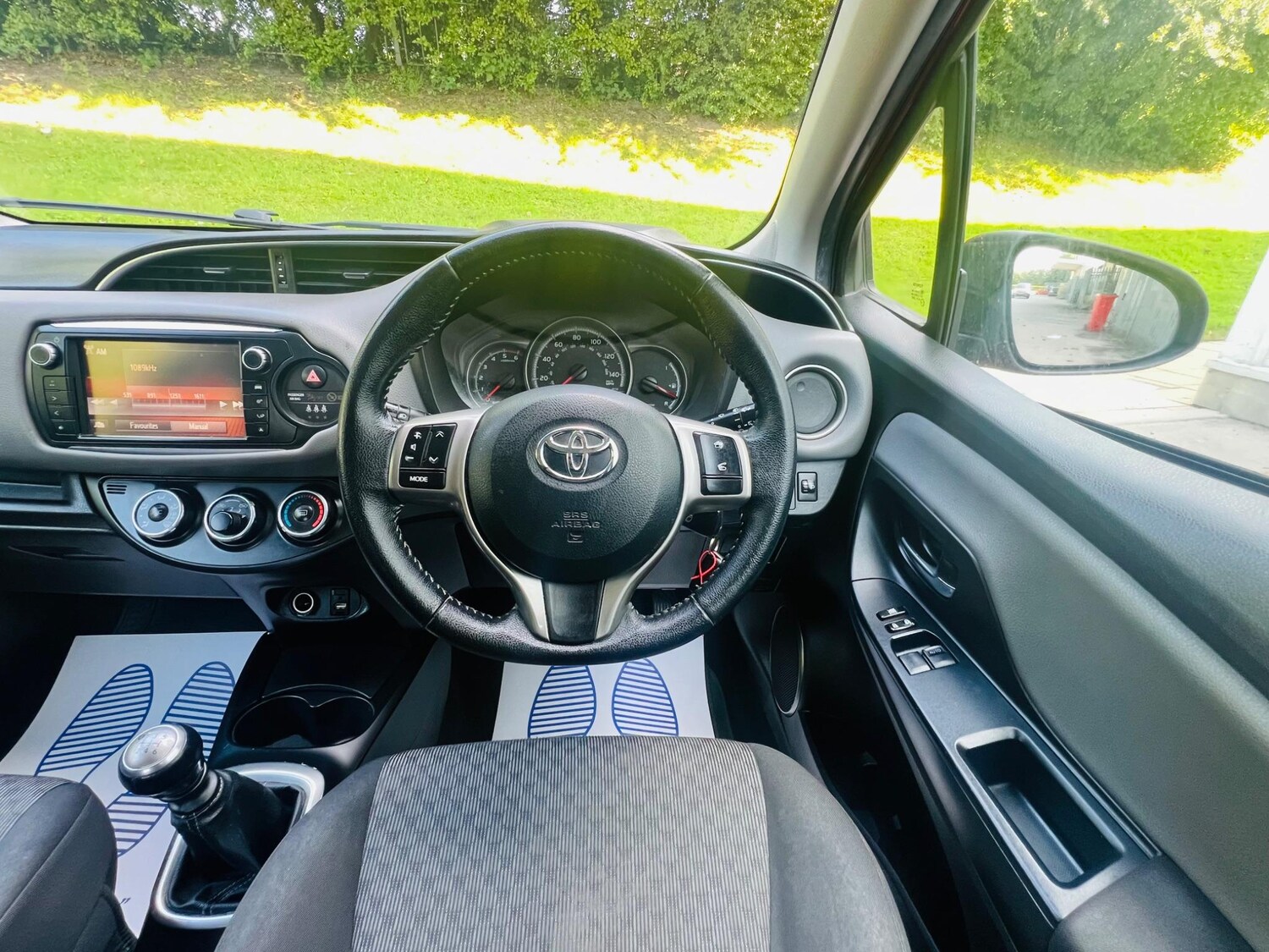 Used Toyota Yaris 2015 for sale - 77455929: Photo 58