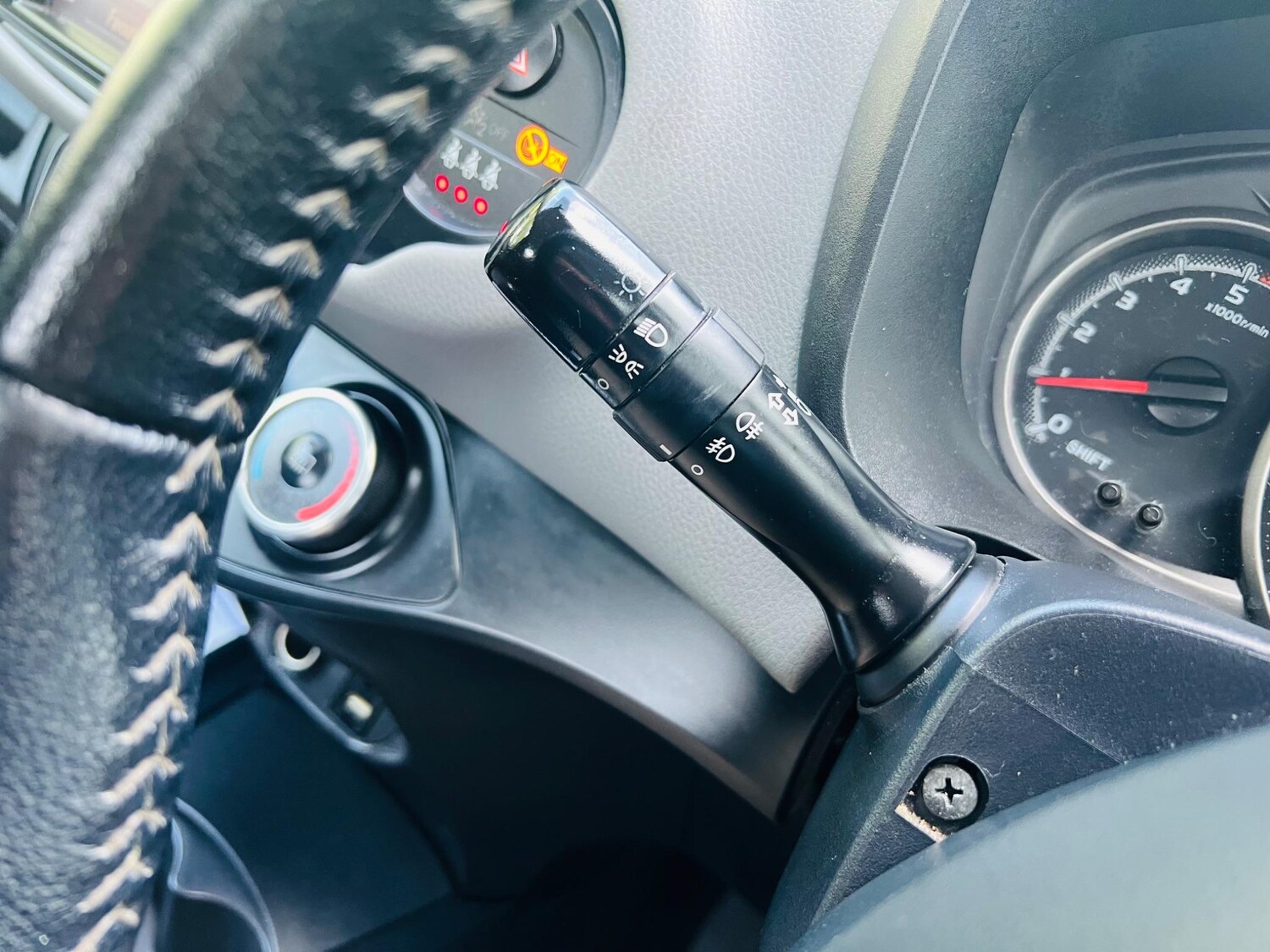 Used Toyota Yaris 2015 for sale - 77455929: Photo 60