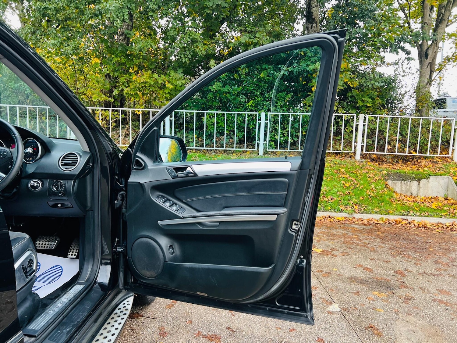 Used Mercedes-Benz M Class 2009 for sale - 77455389: Photo 28