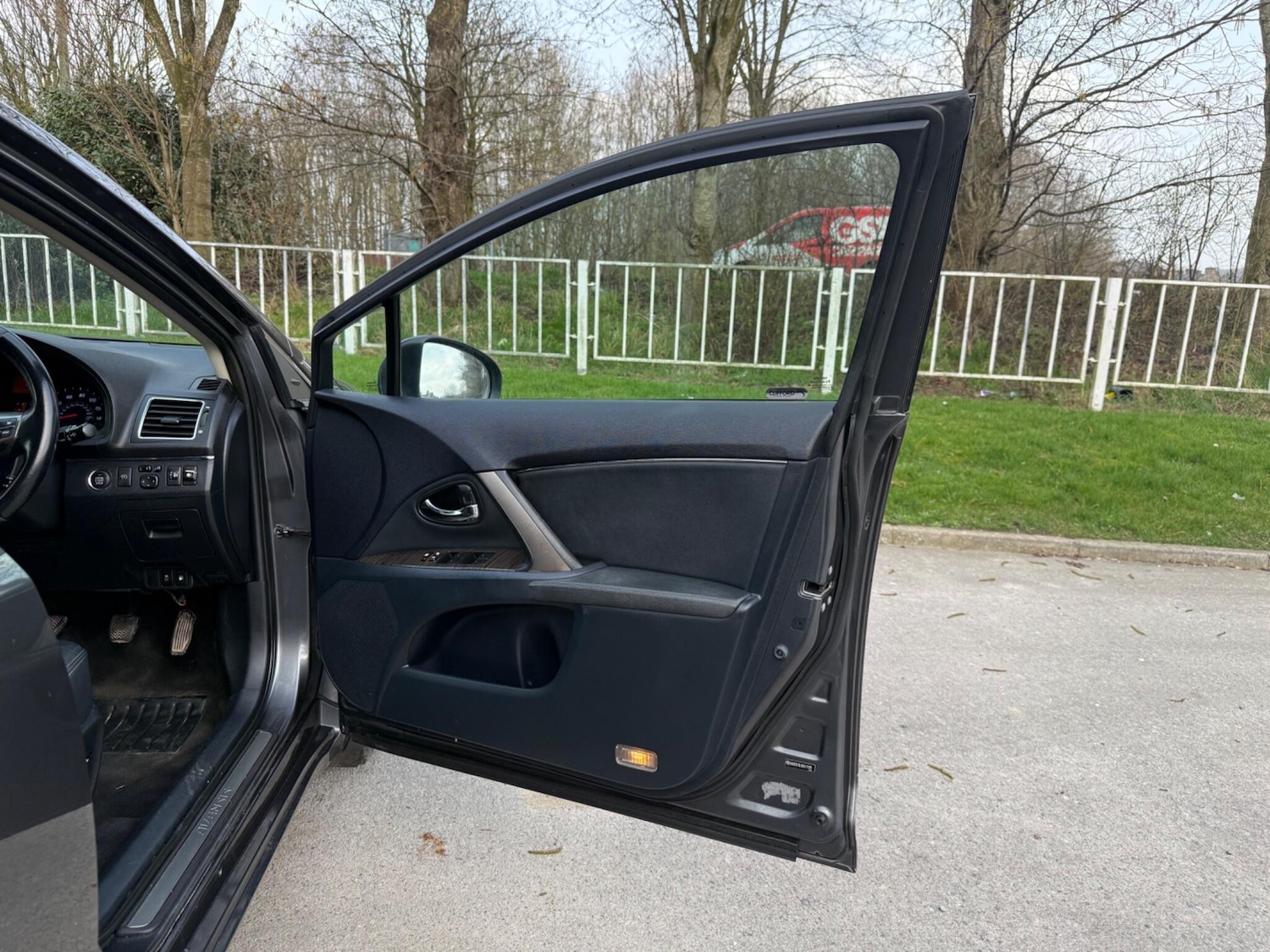 Used Toyota Avensis 2013 for sale - 77783340: Photo 26