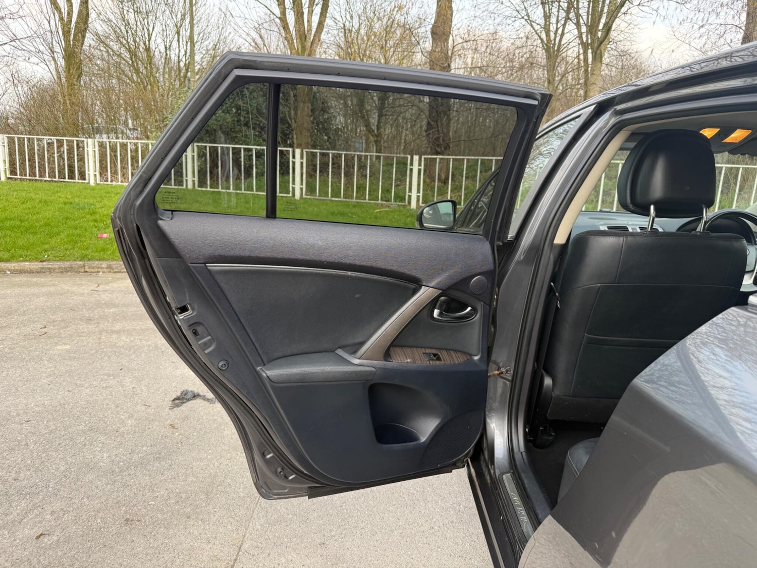 Used Toyota Avensis 2013 for sale - 77783340: Photo 27