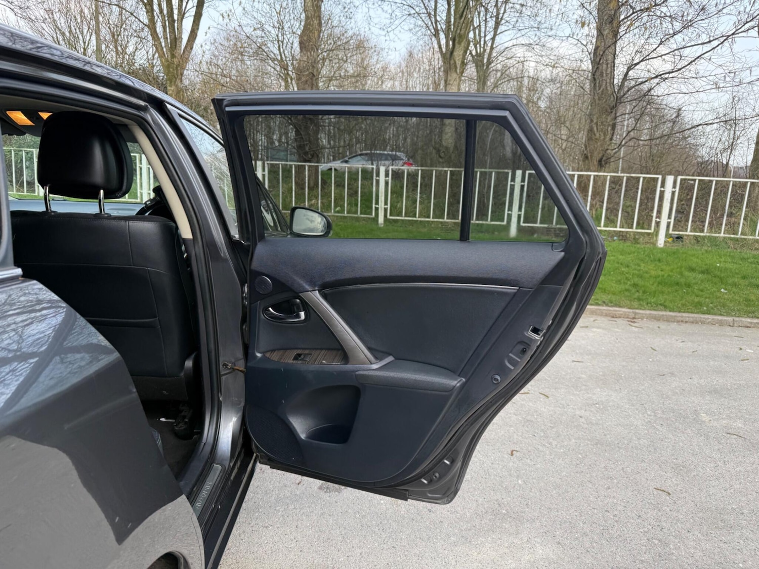 Used Toyota Avensis 2013 for sale - 77783340: Photo 28