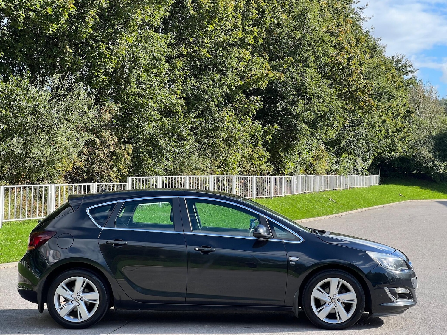 Used Vauxhall Astra for sale - 77456476: Photo 5