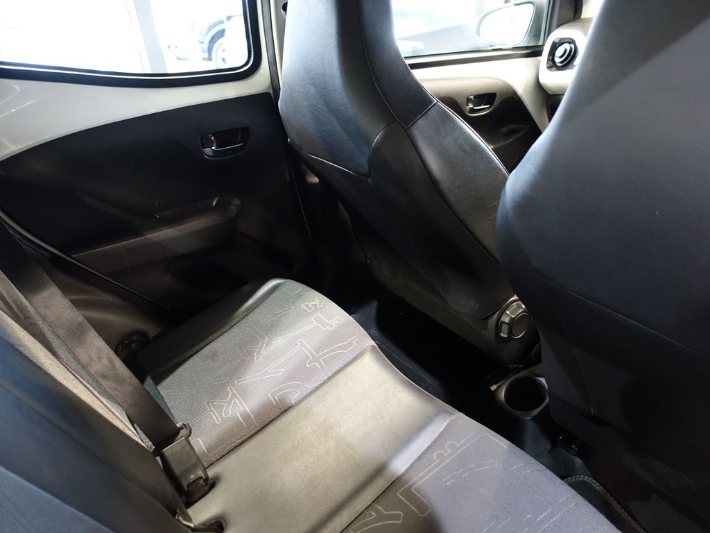Used Toyota AYGO 2014 for sale - 77139542: Photo 15