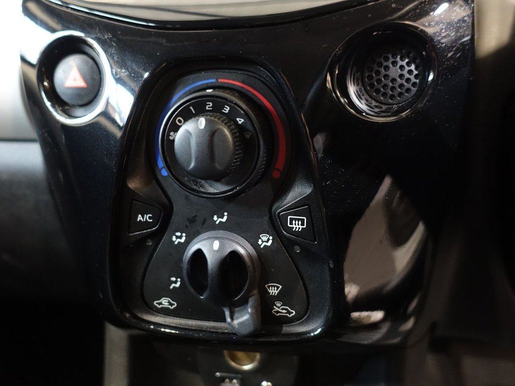 Used Toyota AYGO 2014 for sale - 77139542: Photo 25