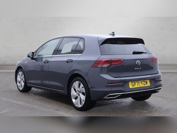 Used Volkswagen Golf 2021 for sale - 77100999: Photo