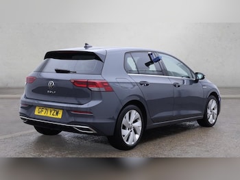 Used Volkswagen Golf 2021 for sale - 77100999: Photo