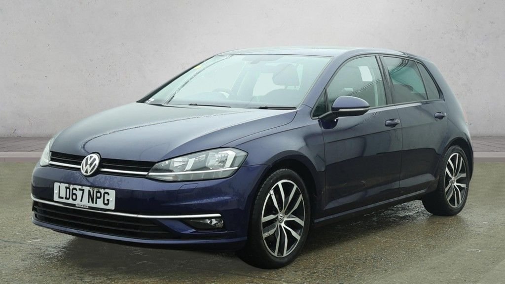 Used Volkswagen Golf 2017 for sale - 77920364: Photo 2