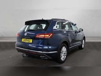 Used Volkswagen Touareg 2019 for sale - 77734717: Photo