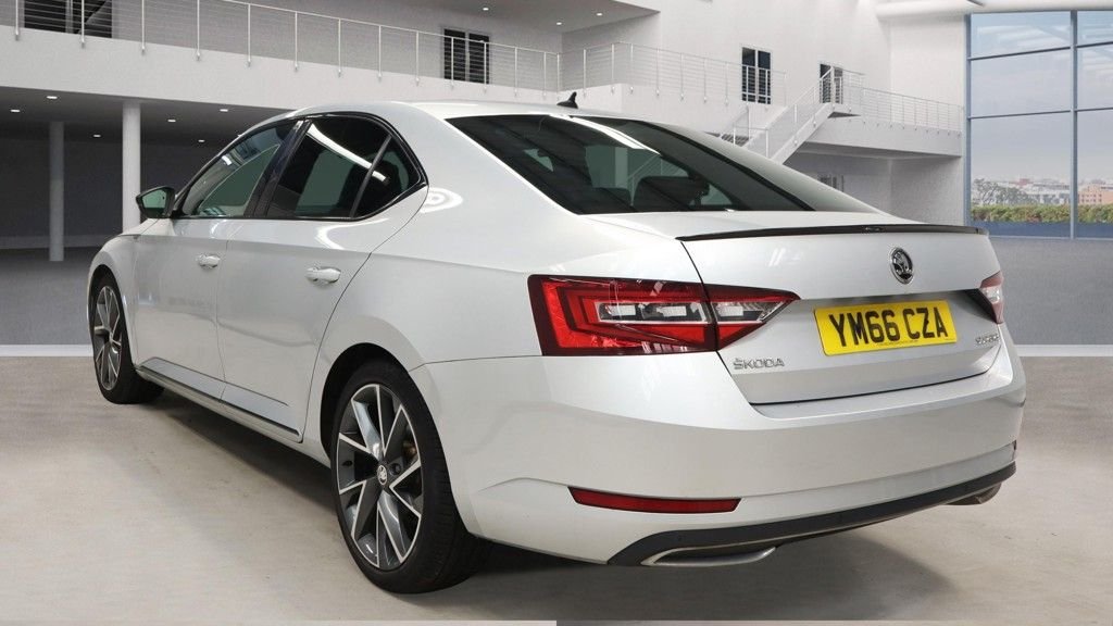 Used Skoda Superb 2016 for sale - 76163115: Photo 5