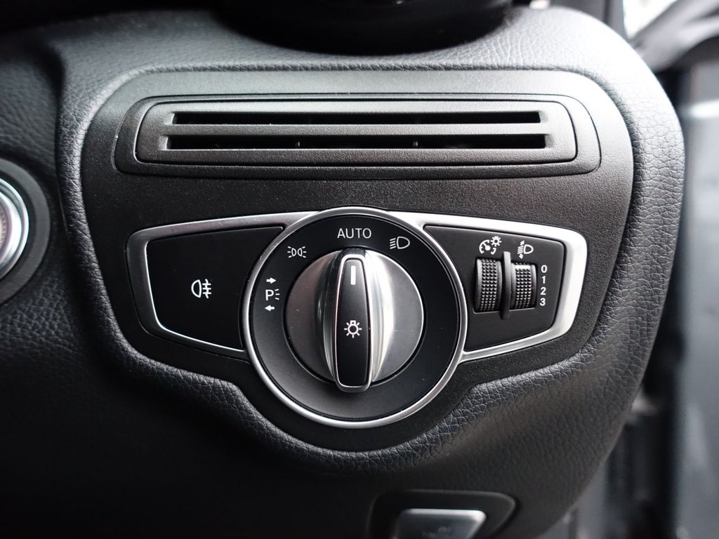 Used Mercedes-Benz C Class 2019 for sale - 76605103: Photo 23