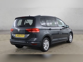 Used Volkswagen Touran 2019 for sale - 78154141: Photo