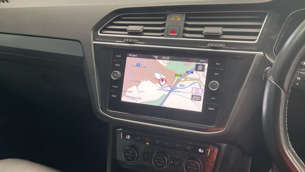 Used Volkswagen Tiguan 2018 for sale - 76406560: Photo 2