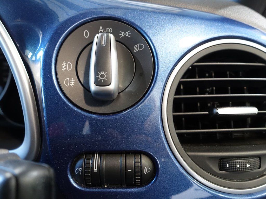 Used Volkswagen Beetle 2016 for sale - 77655041: Photo 22