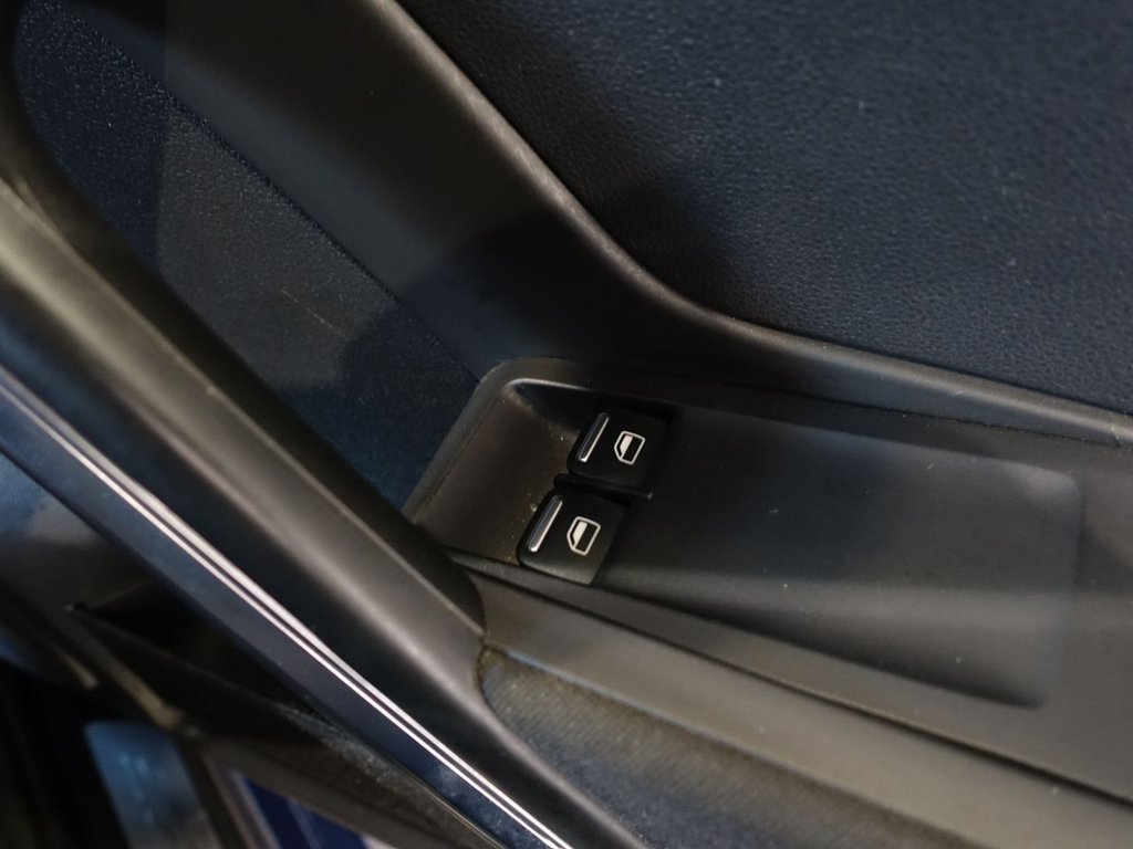 Used Volkswagen Beetle 2016 for sale - 77655041: Photo 24