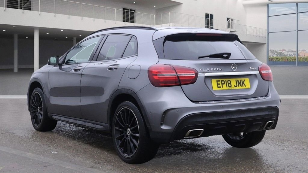 Used Mercedes-Benz GLA 2018 for sale - 76617729: Photo 3