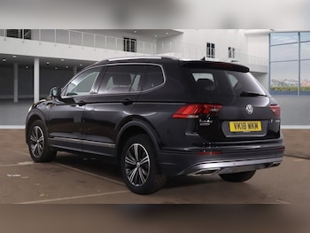 Used Volkswagen Tiguan Allspace 2018 for sale - 76396076: Photo