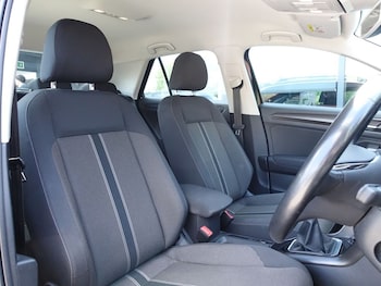 Used Volkswagen T-Roc 2019 for sale - 74947126: Photo