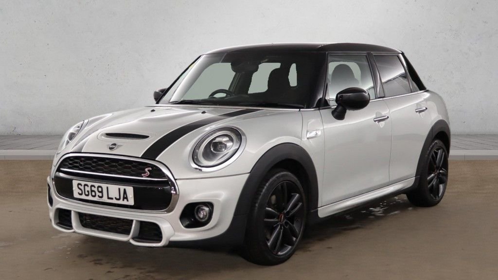 Used MINI Hatch 2019 for sale - 77101000: Photo 2