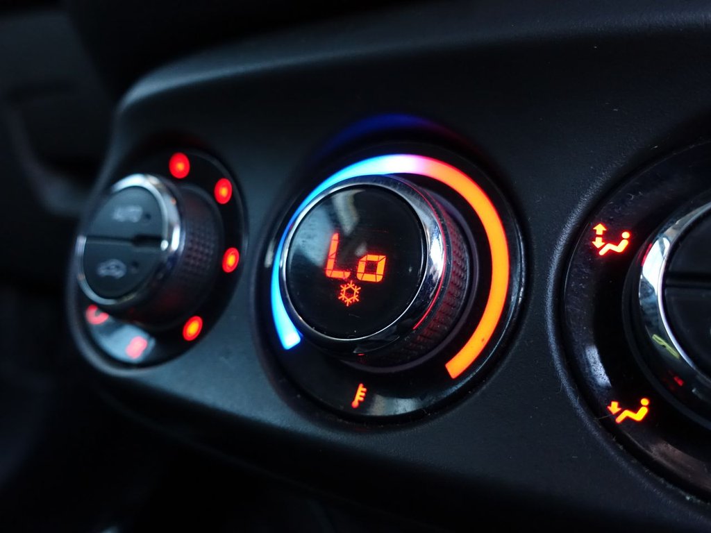 Used Vauxhall ADAM 2017 for sale - 76029565: Photo 33