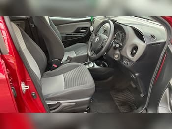 Used Toyota Yaris 2019 for sale - 79709350: Photo
