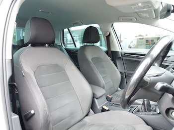 Used Volkswagen Golf 2017 for sale - 75585392: Photo