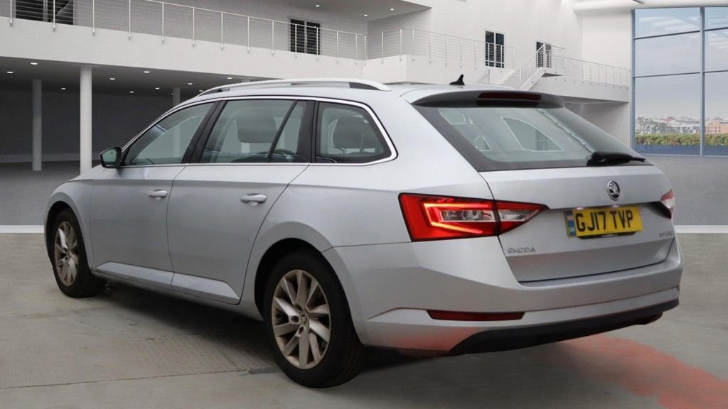 Used Skoda Superb 2017 for sale - 76039848: Photo 4
