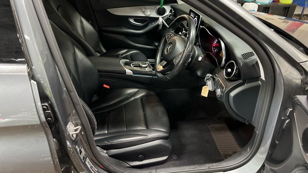 Used Mercedes-Benz C Class 2018 for sale - 76535785: Photo 8