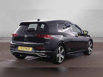 Used Volkswagen Golf 2021 for sale - 77341368: Photo