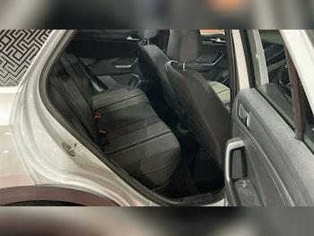 Used Volkswagen T-Roc 2021 for sale - 76591069: Photo